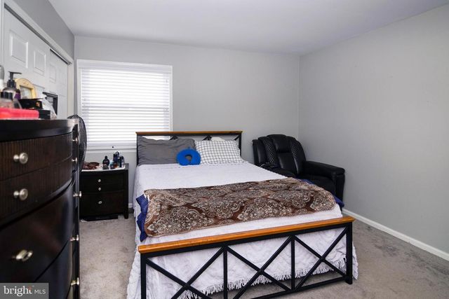 16 ABERDALE LN, Sicklerville, NJ 08081