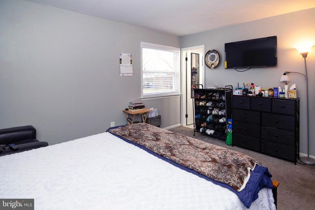 16 ABERDALE LN, Sicklerville, NJ 08081