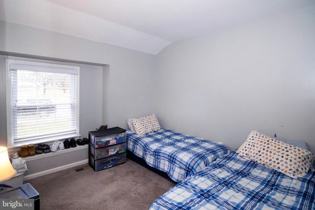 16 ABERDALE LN, Sicklerville, NJ 08081