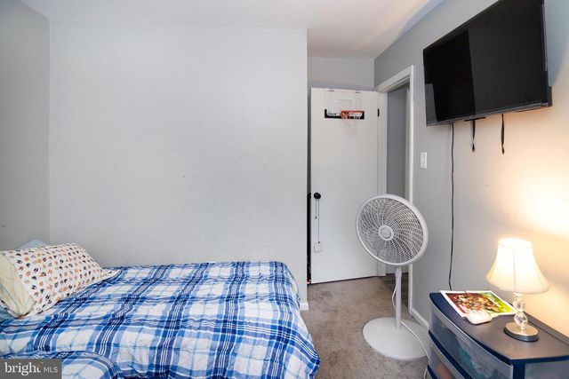 16 ABERDALE LN, Sicklerville, NJ 08081