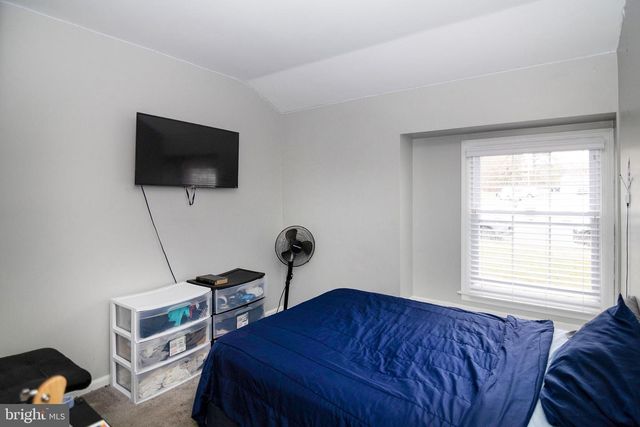 16 ABERDALE LN, Sicklerville, NJ 08081