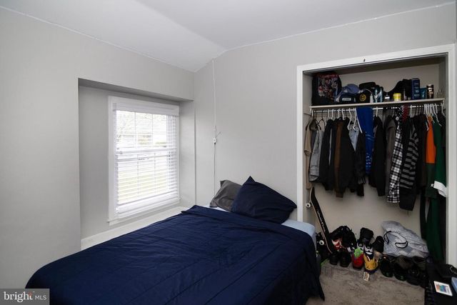 16 ABERDALE LN, Sicklerville, NJ 08081