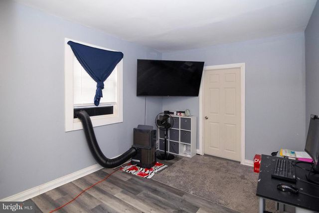 16 ABERDALE LN, Sicklerville, NJ 08081