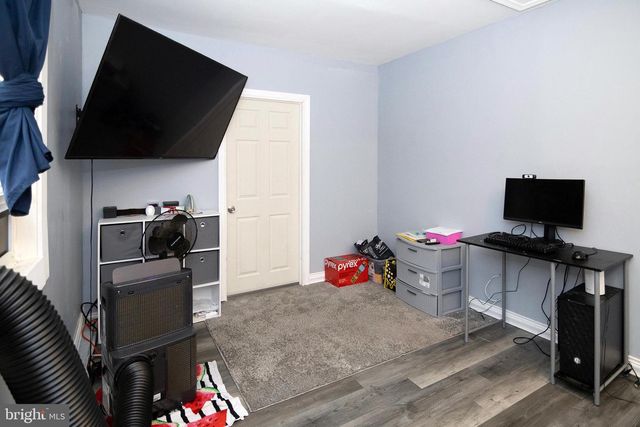 16 ABERDALE LN, Sicklerville, NJ 08081