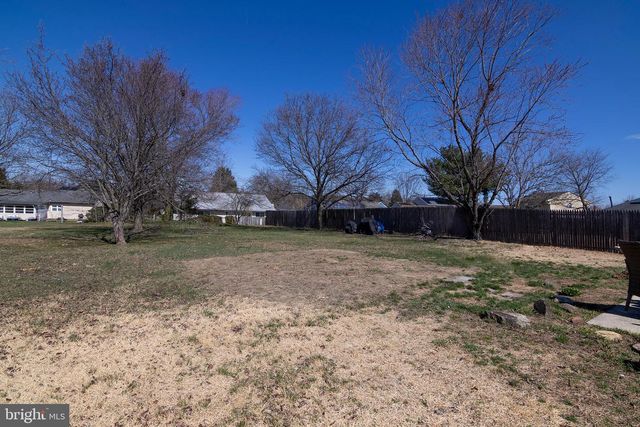 16 ABERDALE LN, Sicklerville, NJ 08081