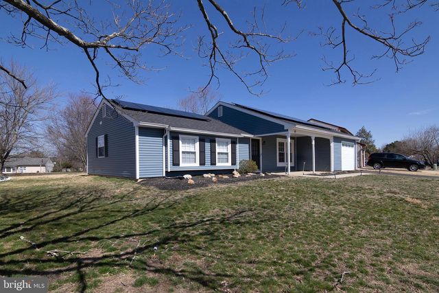 16 ABERDALE LN, Sicklerville, NJ 08081