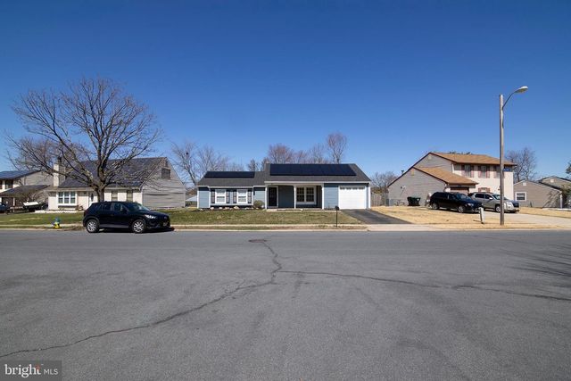 16 ABERDALE LN, Sicklerville, NJ 08081