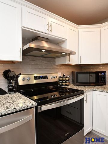 5806 S 94th Street, Lincoln, NE 68526