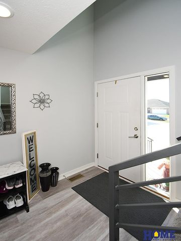 5806 S 94th Street, Lincoln, NE 68526