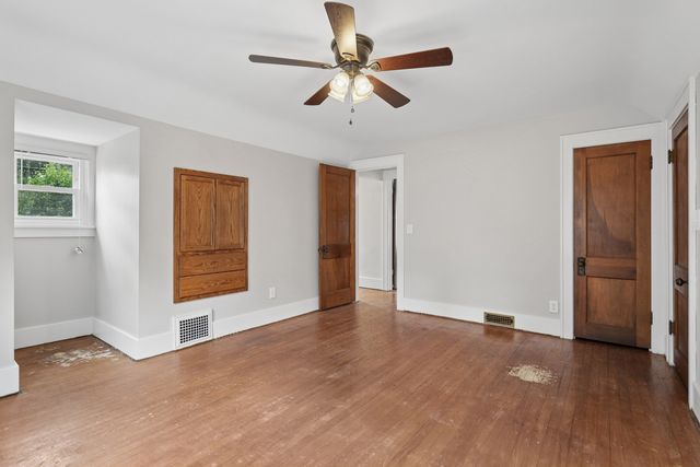 2950 Jefferson Avenue, Davenport, IA 52803