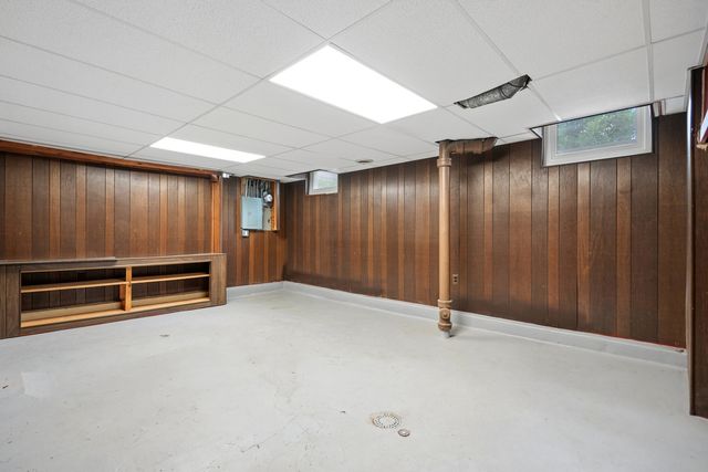 2950 Jefferson Avenue, Davenport, IA 52803
