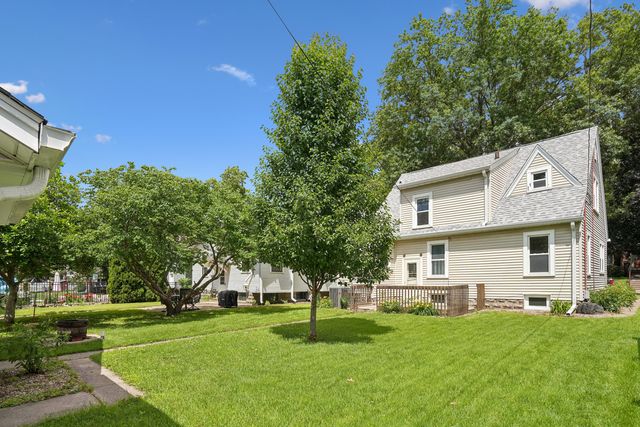 2950 Jefferson Avenue, Davenport, IA 52803