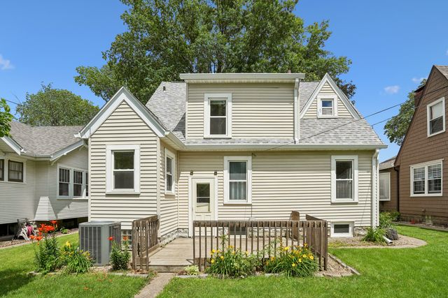 2950 Jefferson Avenue, Davenport, IA 52803