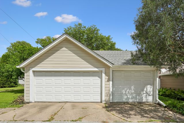 2950 Jefferson Avenue, Davenport, IA 52803