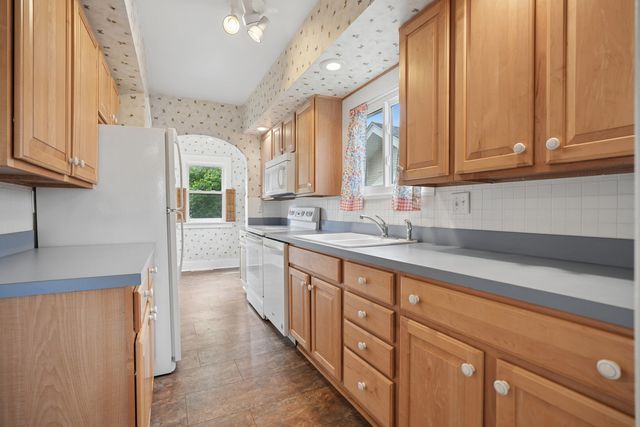 2950 Jefferson Avenue, Davenport, IA 52803