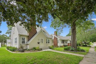 2950 Jefferson Avenue, Davenport, IA 52803