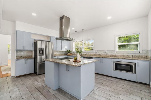 520 S 7TH STREET, Lake Wales, FL 33853