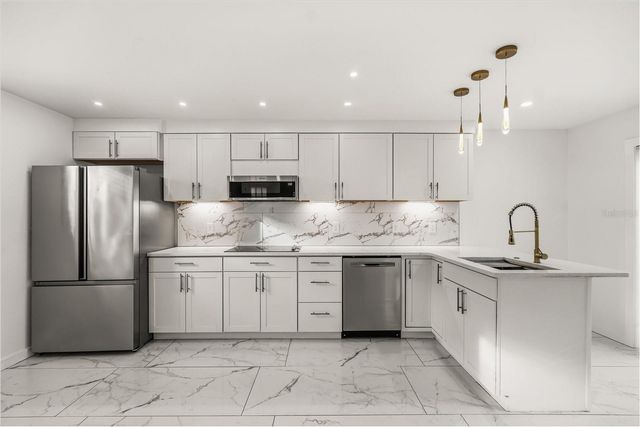 520 S 7TH STREET, Lake Wales, FL 33853