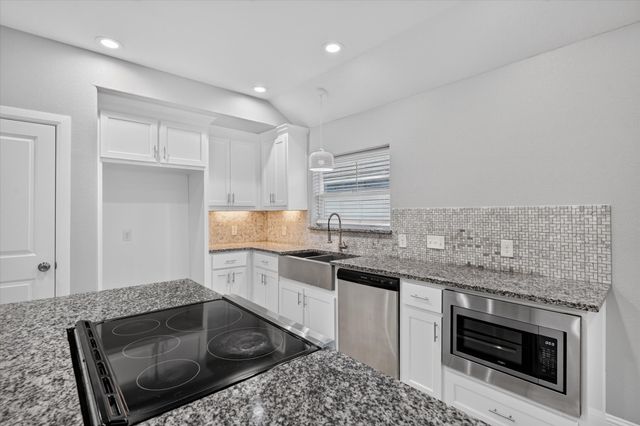 608 E College Street 608, Sherman, TX 75090