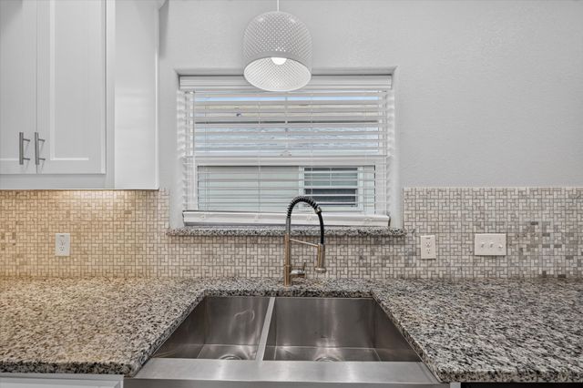 608 E College Street 608, Sherman, TX 75090