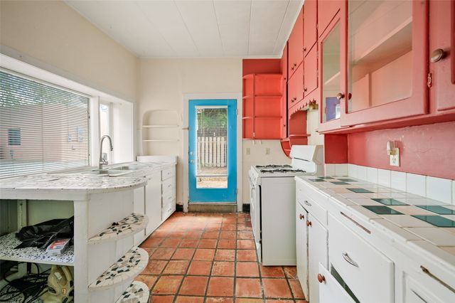 602 Agua Fria, Santa Fe, NM 87501