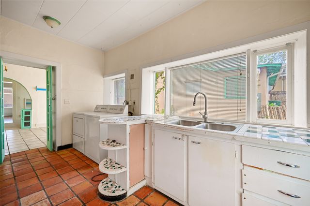 602 Agua Fria, Santa Fe, NM 87501
