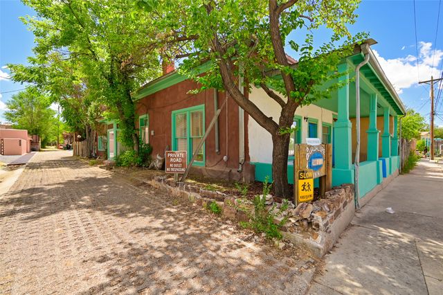 602 Agua Fria, Santa Fe, NM 87501