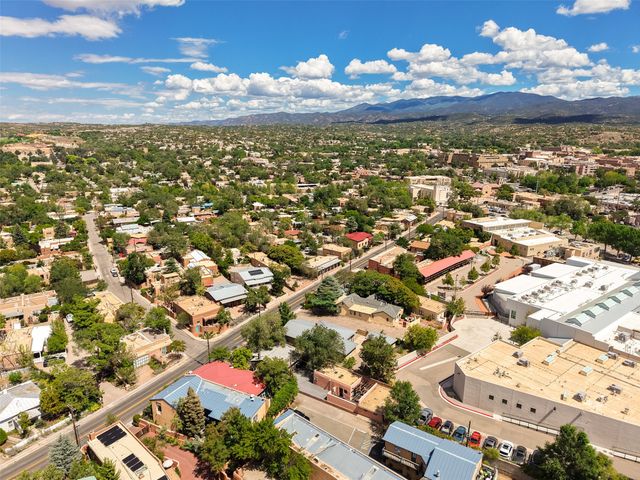602 Agua Fria, Santa Fe, NM 87501