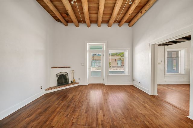 602 Agua Fria, Santa Fe, NM 87501