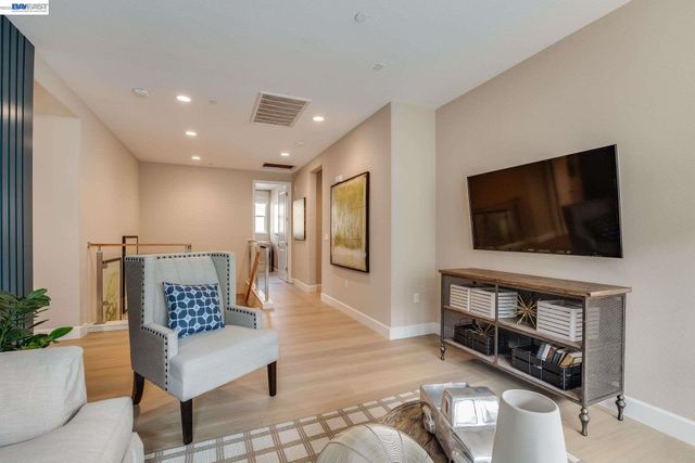 32663 Singh Circle, Union City, CA 94587
