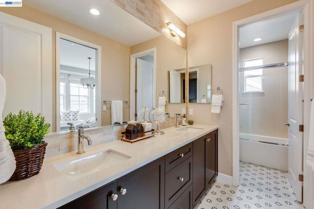 32663 Singh Circle, Union City, CA 94587