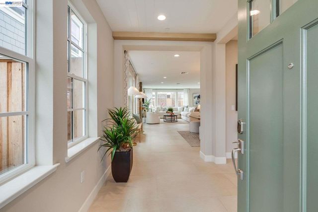 32663 Singh Circle, Union City, CA 94587