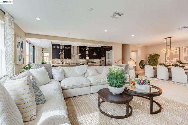 32663 Singh Circle, Union City, CA 94587