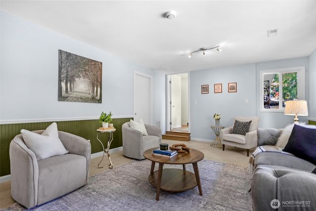 19020 32nd Avenue NE, Lake Forest Park, WA 98155