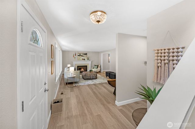 19020 32nd Avenue NE, Lake Forest Park, WA 98155