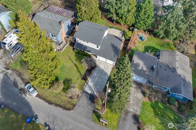 19020 32nd Avenue NE, Lake Forest Park, WA 98155