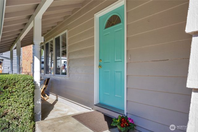 19020 32nd Avenue NE, Lake Forest Park, WA 98155