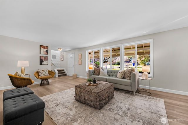 19020 32nd Avenue NE, Lake Forest Park, WA 98155