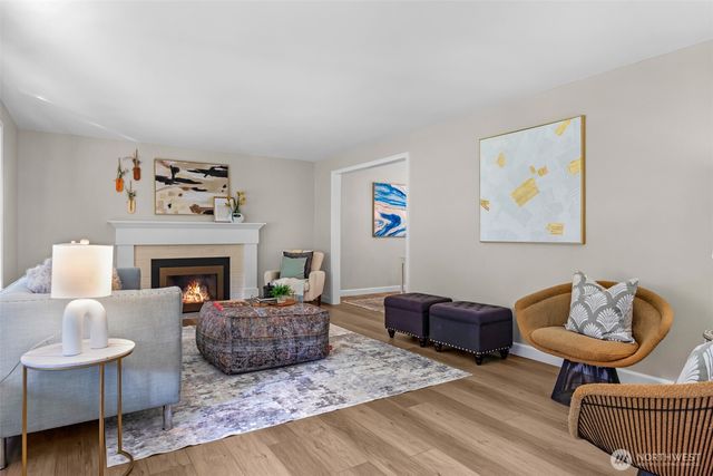 19020 32nd Avenue NE, Lake Forest Park, WA 98155