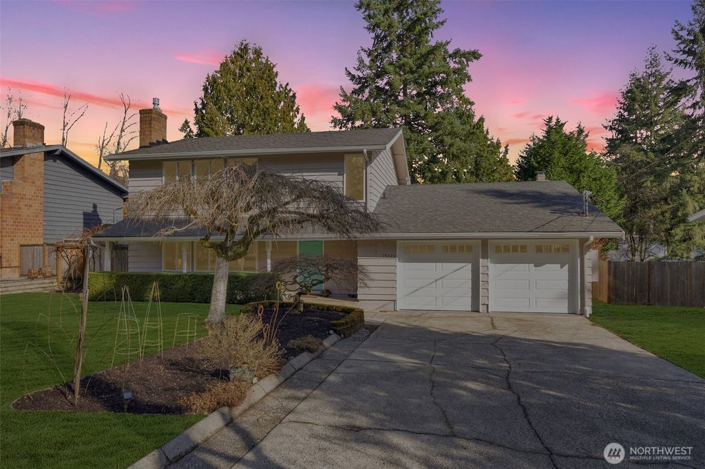 19020 32nd Avenue NE, Lake Forest Park, WA 98155