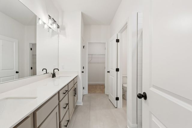 1084 Large Poppy Drive, La Vergne, TN 37086