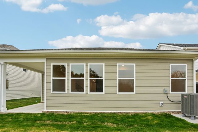 1084 Large Poppy Drive, La Vergne, TN 37086