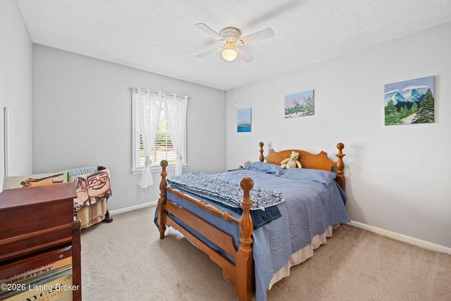 574 Pine Creek Rd, Shepherdsville, KY 40165