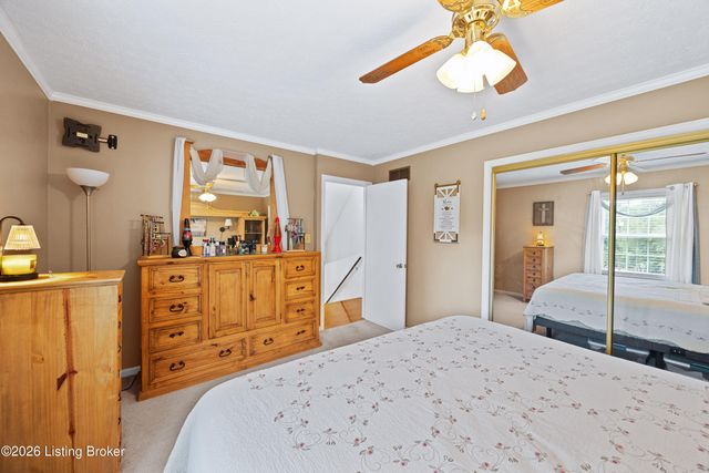 574 Pine Creek Rd, Shepherdsville, KY 40165