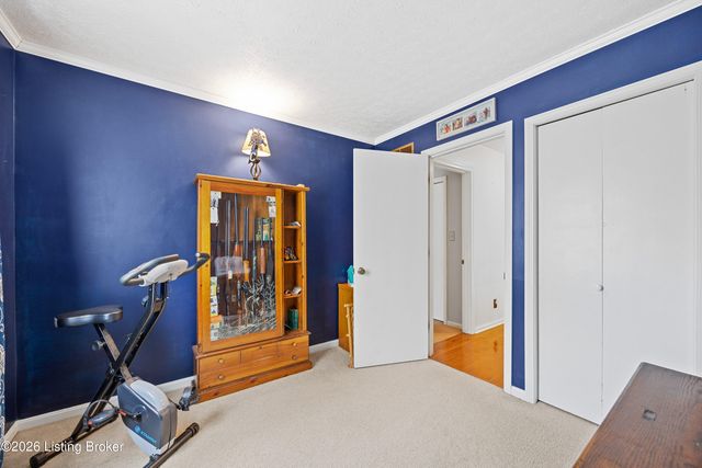 574 Pine Creek Rd, Shepherdsville, KY 40165