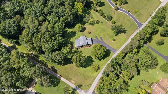574 Pine Creek Rd, Shepherdsville, KY 40165