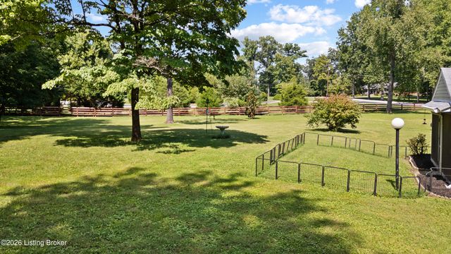 574 Pine Creek Rd, Shepherdsville, KY 40165