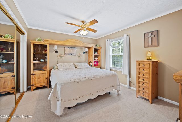 574 Pine Creek Rd, Shepherdsville, KY 40165