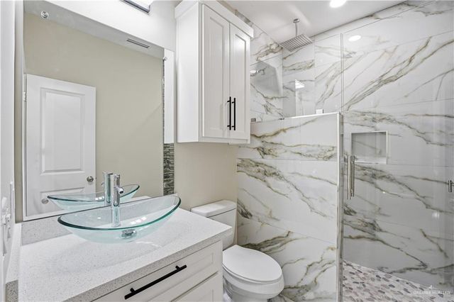 5812 N Playa Del Sol Street, Edinburg, TX 78542