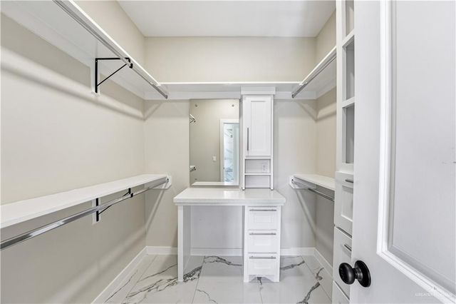 5812 N Playa Del Sol Street, Edinburg, TX 78542